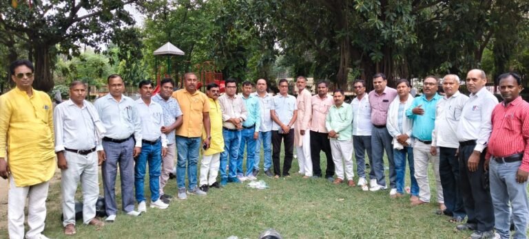 रमेश मणि त्रिपाठी अध्यक्ष और अजय सिंह महामंत्री निर्वाचित