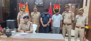 फर्जी पेमेंट स्क्रीनशॉट दिखाकर कैश उड़ाने वाले शातिर गिरोह का पर्दाफाश: साइबर पुलिस ने दो ठगों को दबोचा, अर्टिगा कार और नकदी बरामद
